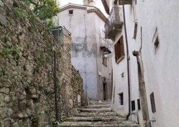 Edificio all\'aperto - Independent house Via Fontana Nuova
 
32, Barrea - photo 1