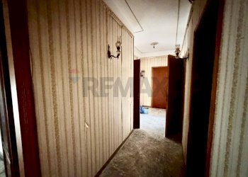 Hall / corridoio - Quadrilocale Oria - foto 17