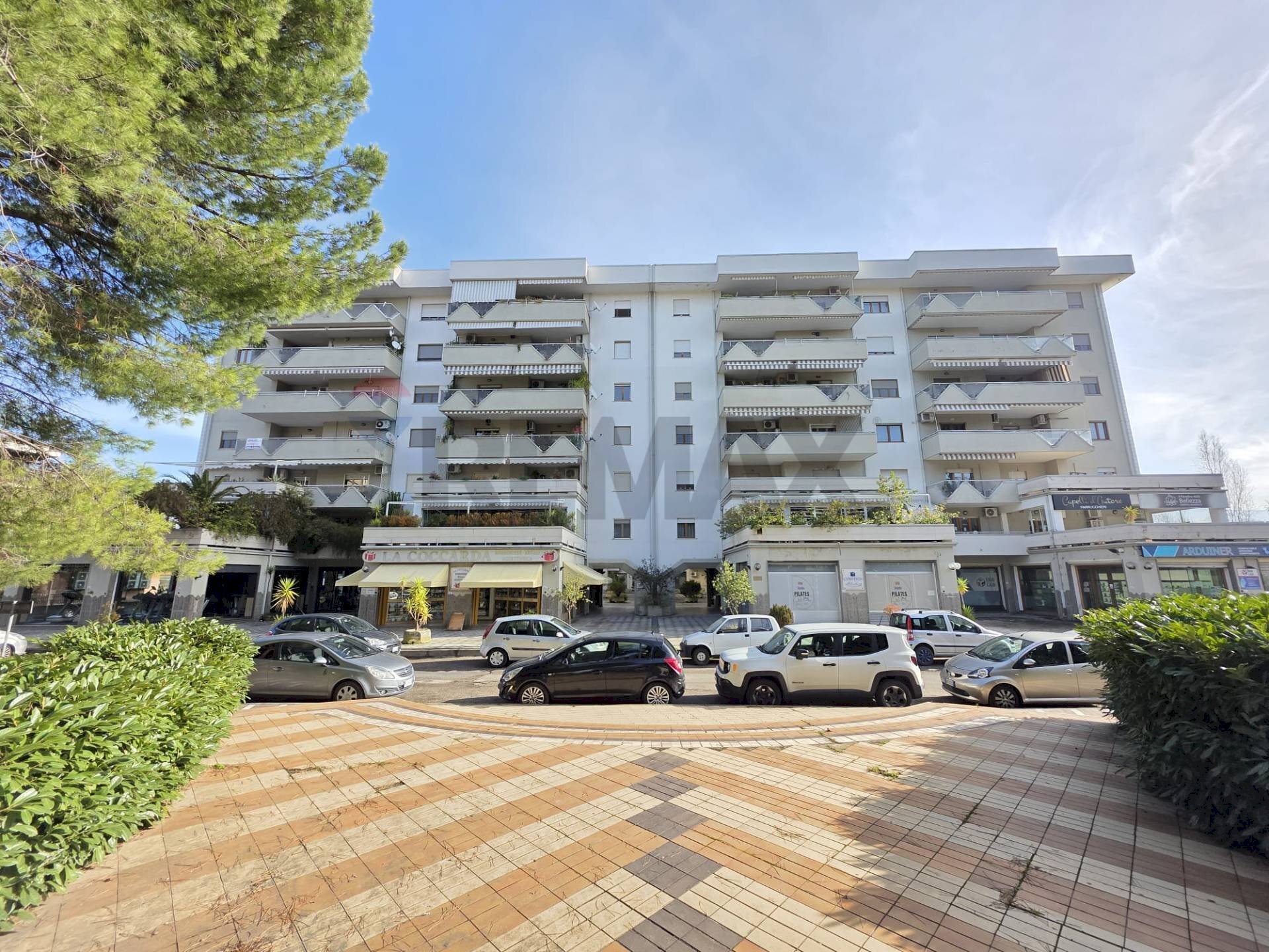 Edificio all\'aperto - Commercial Premises Via Giuseppe Verdi
 
82, Rende - photo 1