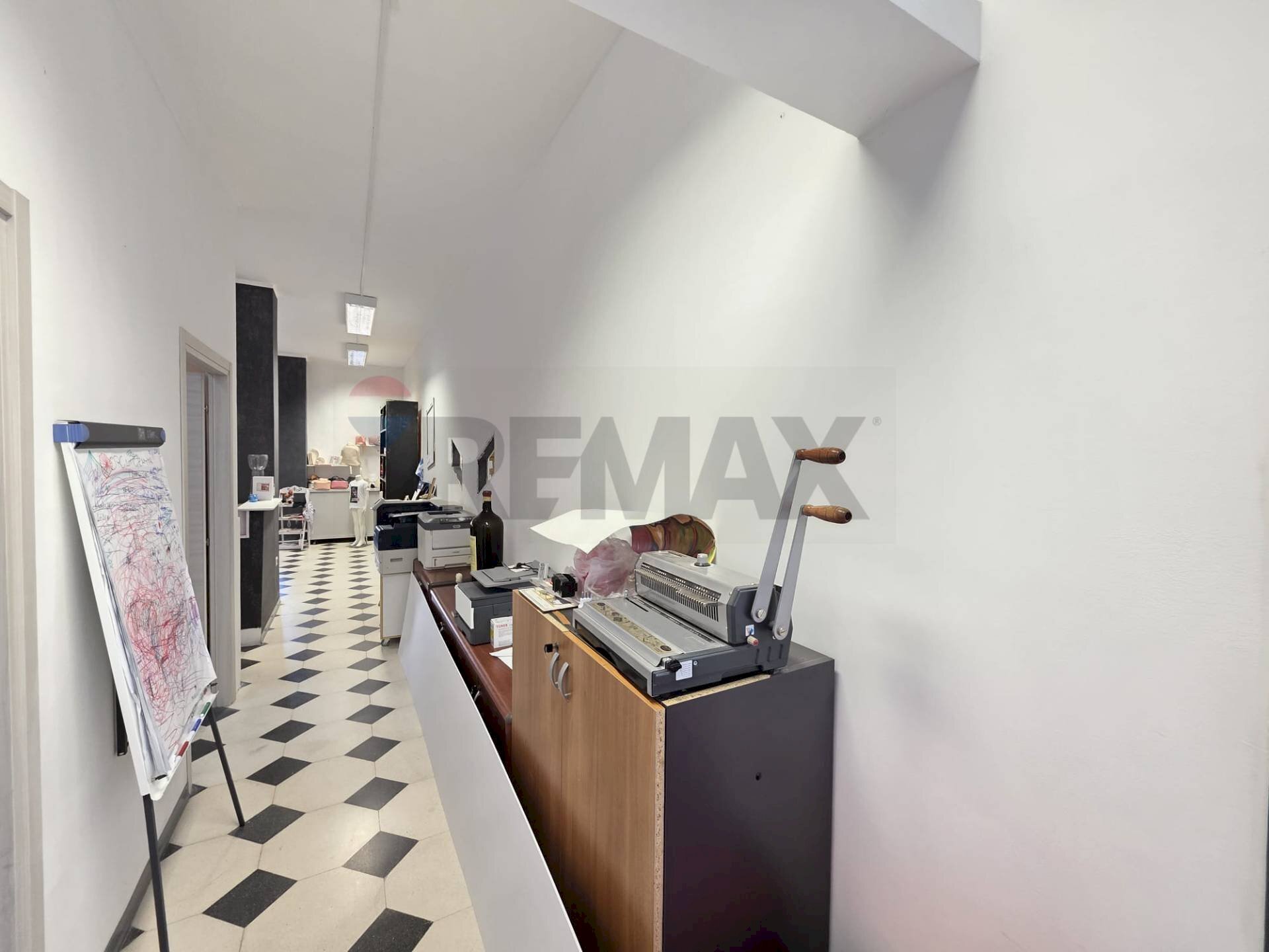 Hall / corridoio - Commercial Premises Via Giuseppe Verdi
 
82, Rende - photo 2