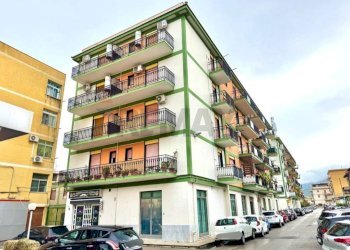 Edificio all\'aperto - Commercial Premises Corso Italia
 
73, Carini - photo 3