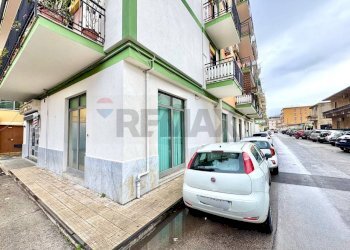 Edificio all\'aperto - Commercial Premises Corso Italia
 
73, Carini - photo 6