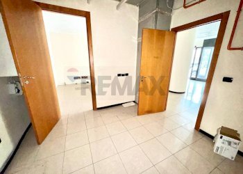 Stanza vuota - Commercial Premises Corso Italia
 
73, Carini - photo 13