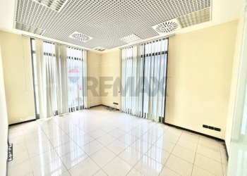 Stanza vuota - Commercial Premises Corso Italia
 
73, Carini - photo 17