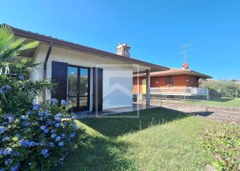 Foto 1 - Villa Via Benaco
 
13, Puegnago sul Garda - photo 1