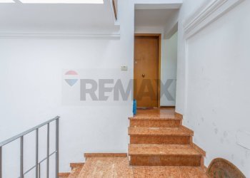 Scale - Bilocale Via Roma
 
51, Reggio nell'Emilia - foto 4