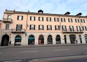 Facciata - Stable - Palace via Luigi Sacco, 4, Varese - photo 3