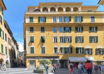 Facciata - Appartamento piazza Camillo Benso di Cavour, Rapallo - foto 40