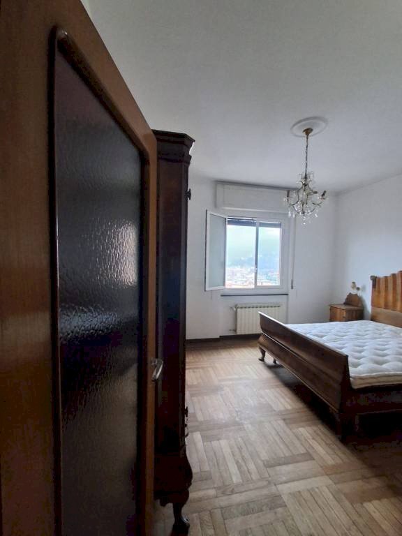 Camera da letto - Attico via Ludovico Ariosto, 12, Genova (zona Sampierdarena) - foto 3