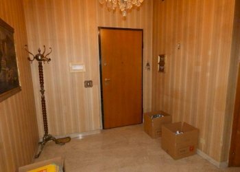 Ingresso - Quadrilocale piazza Monsignor Luigi Grassi, Alba - foto 4