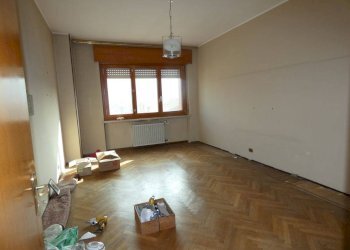 Camera da letto - Four-room apartment piazza Monsignor Luigi Grassi, Alba - photo 12