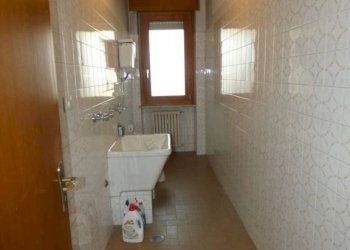 Bagno - Quadrilocale piazza Monsignor Luigi Grassi, Alba - foto 27