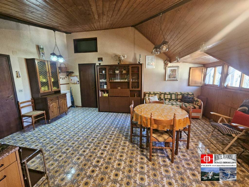 Salone - Bilocale via dei Villini, Rieti - foto 3