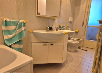 Bagno - Quadrilocale viale degli Angeli, Cuneo (zona Centro) - foto 14