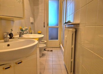 Bagno - Quadrilocale viale degli Angeli, Cuneo (zona Centro) - foto 15