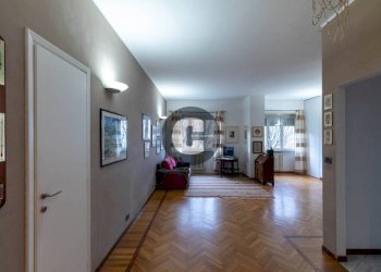 Corridoio - Appartamento piazza Enrico Toti, 15, Torino (zona Vanchiglietta) - foto 2