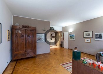 Salone - Appartamento piazza Enrico Toti, 15, Torino (zona Vanchiglietta) - foto 9