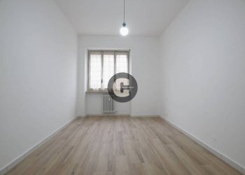 Camera da letto - Bilocale corso Belgio, 116, Torino (zona Vanchiglietta) - foto 1