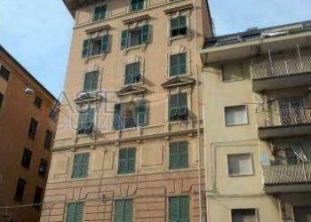 Facciata - Appartamento all'asta via San Pier d'Arena, Genova (zona Sampierdarena) - foto 1