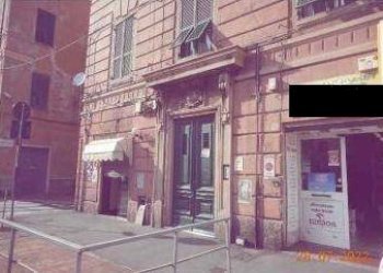 Facciata - Appartamento all'asta via San Pier d'Arena, Genova (zona Sampierdarena) - foto 3