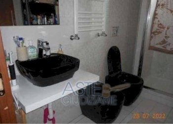 Bagno - Appartamento all'asta via San Pier d'Arena, Genova (zona Sampierdarena) - foto 11