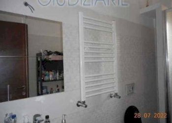 Bagno - Apartment at auction via San Pier d'Arena, Genova (neighborhood Sampierdarena) - photo 13