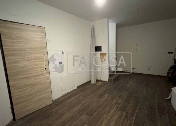 Stanza non arredata - Appartamento via Commenda, 34, Volpiano - foto 17