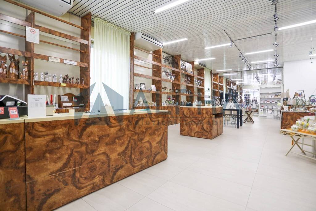 Interno non residenziale - Negozio via Tullio Giorgetti, Bellaria-Igea Marina - foto 1