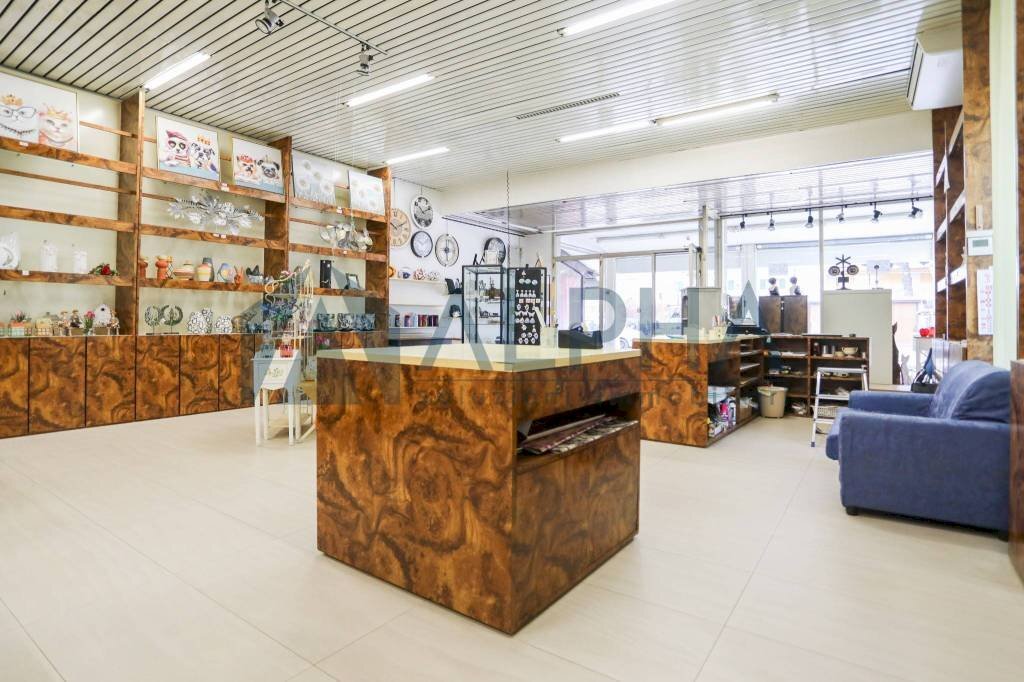 Interno non residenziale - Negozio via Tullio Giorgetti, Bellaria-Igea Marina - foto 3