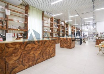 Interno non residenziale - Negozio via Tullio Giorgetti, Bellaria-Igea Marina - foto 1