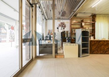 Interno non residenziale - Negozio via Tullio Giorgetti, Bellaria-Igea Marina - foto 9