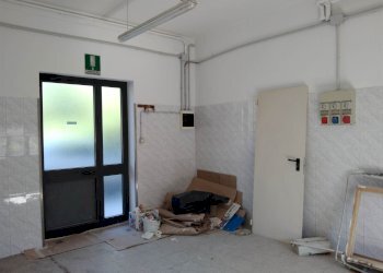 Negozio Via Sinistro Guerro 1, Castelvetro di Modena - foto 7