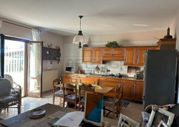 4bb3f295-74a0-4568-aff8-93fe88d52aaa.jpg - Villa Via Vittorio Bachelet, Catanzaro - foto 11