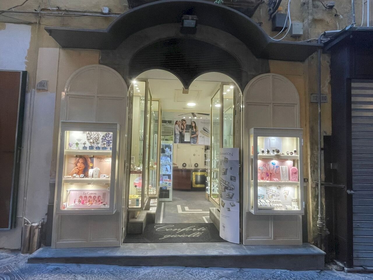 519f9aef-dede-42ba-aeca-597f4b6a19e4.jpg - Non Alimentare VIa Mercanti, Salerno - foto 3