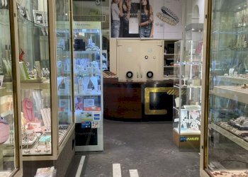 560a72b0-bda4-495b-b49a-72b23a7df992.jpg - Non Alimentare VIa Mercanti, Salerno - foto 4