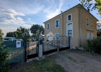 Villa Via Martiri Focaccia, Cervia - foto 1