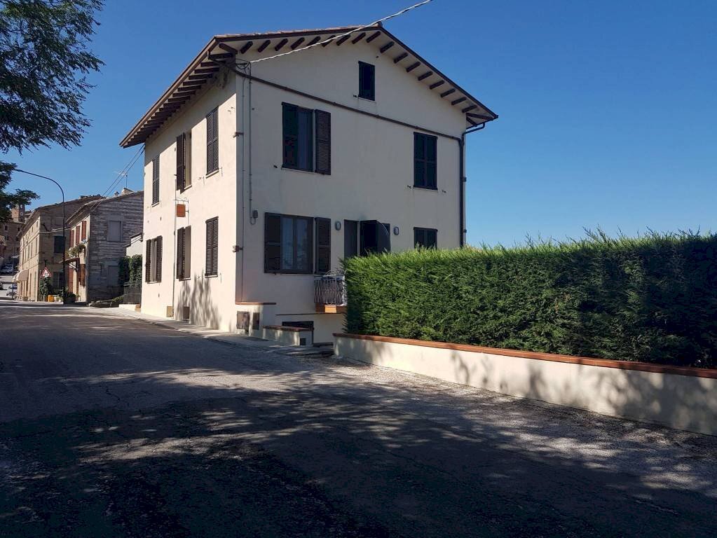 Facciata - Rustico Frazione Piticchio, Arcevia - foto 2