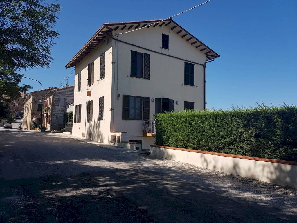 Facciata - Rustic Frazione Piticchio, Arcevia - photo 2