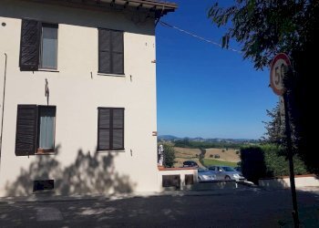 Facciata - Rustico Frazione Piticchio, Arcevia - foto 4