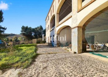 Cortile interno - Rustico Frazione Torcello, 139, Casale Monferrato - foto 4