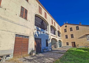 Cortile interno - Rustico Frazione Torcello, 139, Casale Monferrato - foto 6