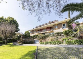 Facciata - Villa piazzale Robert Schuman, Roma (zona EUR) - foto 2