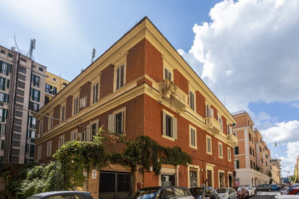 Facciata - Shop via Alessandro Volta, 36, Roma - photo 1