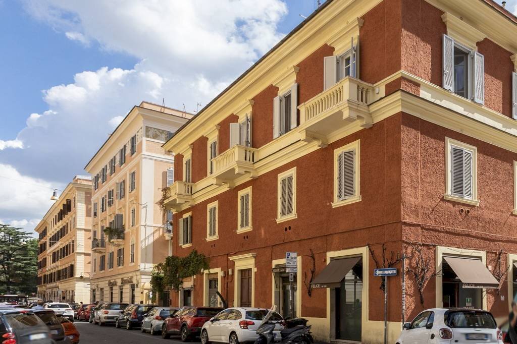 Facciata - Shop via Alessandro Volta, 36, Roma - photo 2