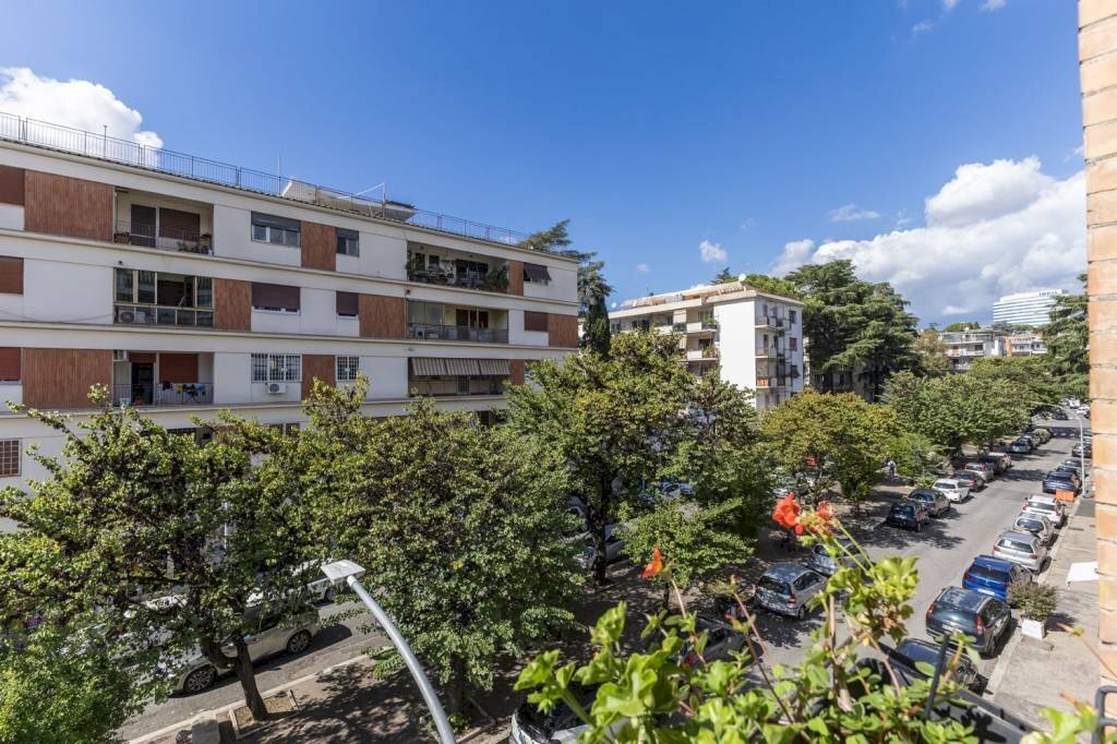Vista - Trilocale viale Africa, 50, Roma (zona EUR) - foto 1