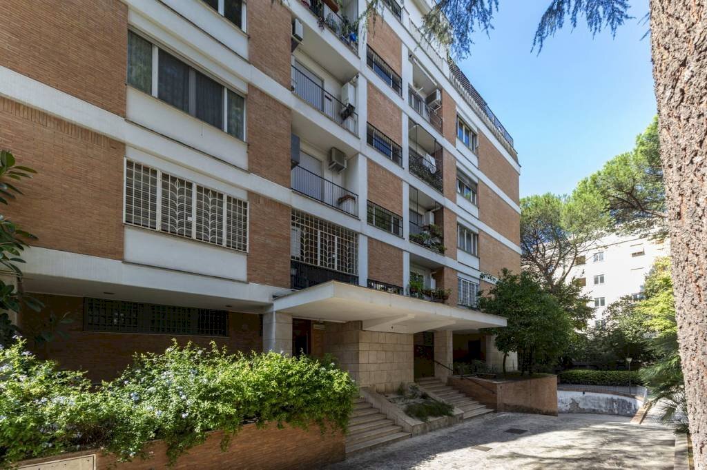 Facciata - Trilocale viale Africa, 50, Roma (zona EUR) - foto 3