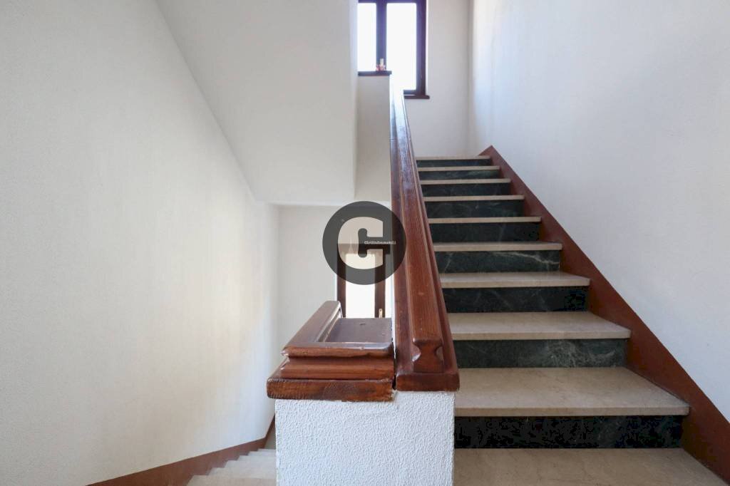 Interno palazzo - Two-room apartment largo San Giusto, 2, Oulx - photo 3