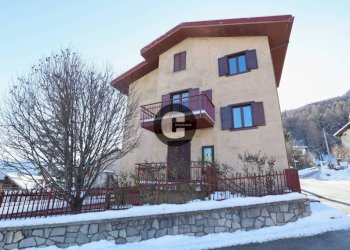 Facciata - Bilocale largo San Giusto, 2, Oulx - foto 1