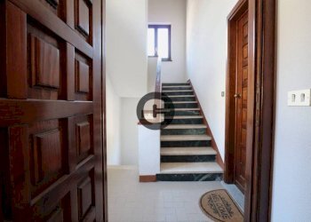 Interno palazzo - Bilocale largo San Giusto, 2, Oulx - foto 4