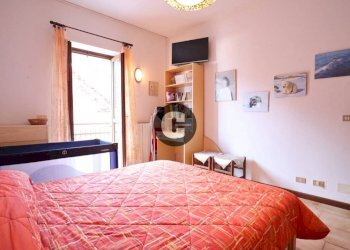 Camera da letto - Bilocale largo San Giusto, 2, Oulx - foto 23